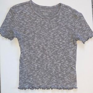 AMERICAN EAGLE heather gray lettuce trim t-shirt